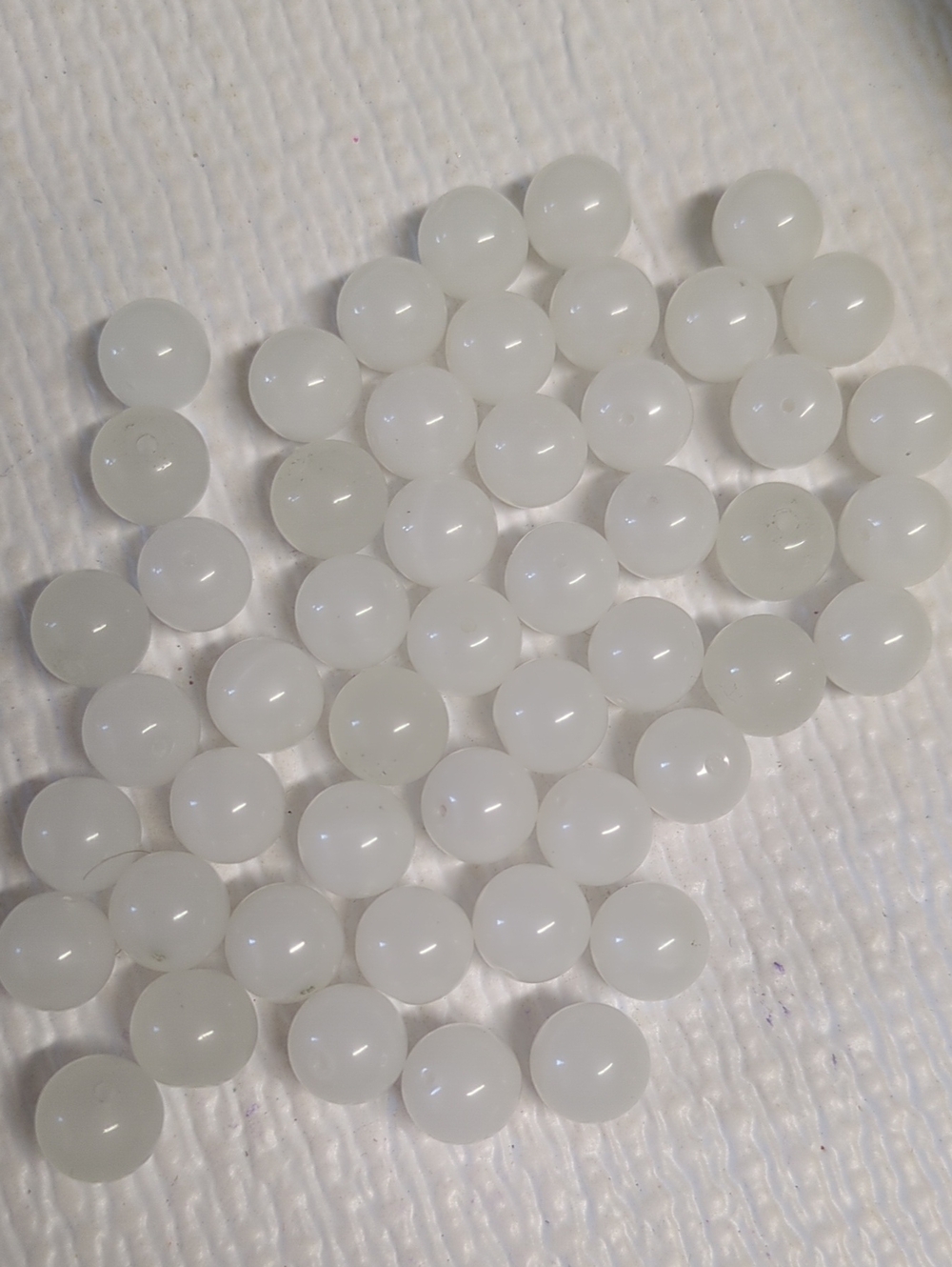 ❤️3/$10❤️R72 Small Round Glass Milky White Beads - 50 beads